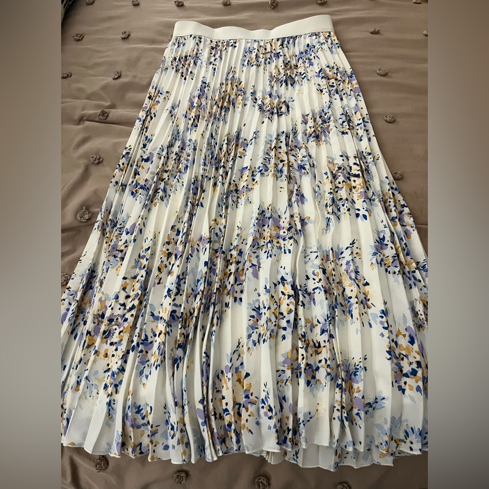 Vince Camuto skirt